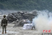 梦见吃鸡西藏军区某部高原峡谷实弹射击 锤炼实战能力