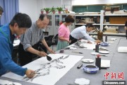 梦见吃鸡两岸艺术家在安徽“共绘一幅画”